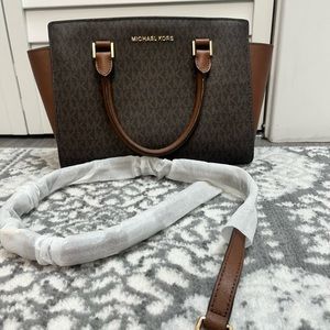 Used Micheal Kors Selma leather Satchel